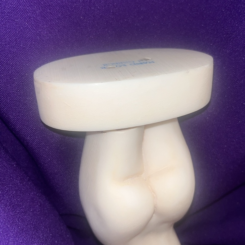 Female Body Form - Picture 5 of 5